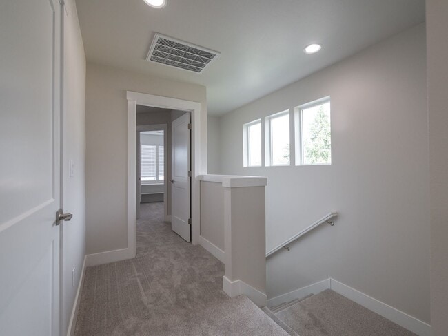 Building Photo - 9389 SW Eunice Ln