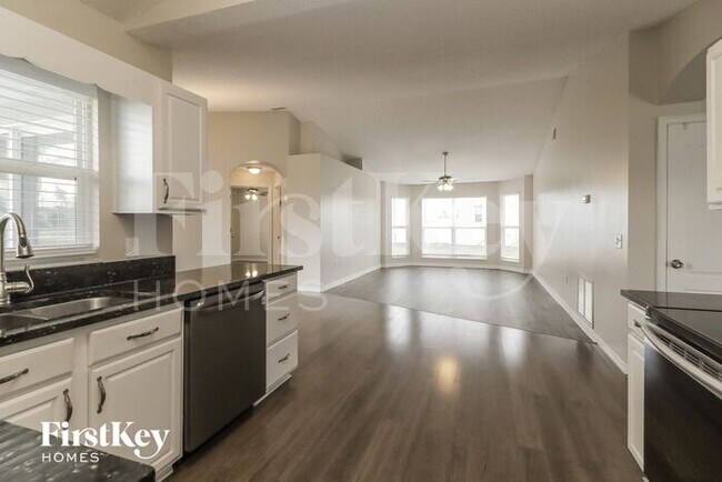 Building Photo - 2800 Fifer Dr
