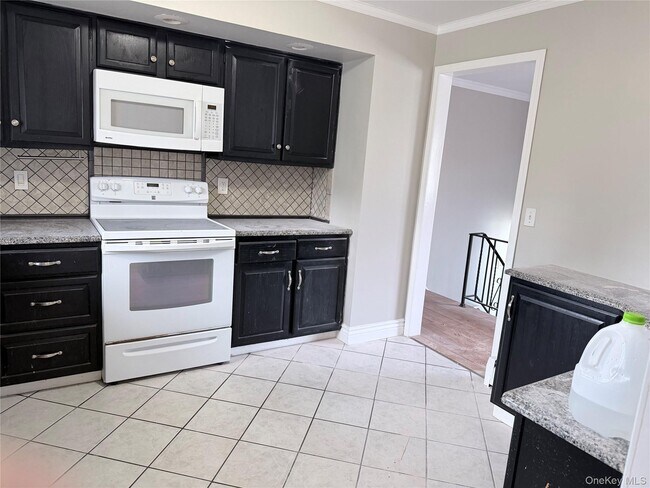 Building Photo - 12 Juniper Ln