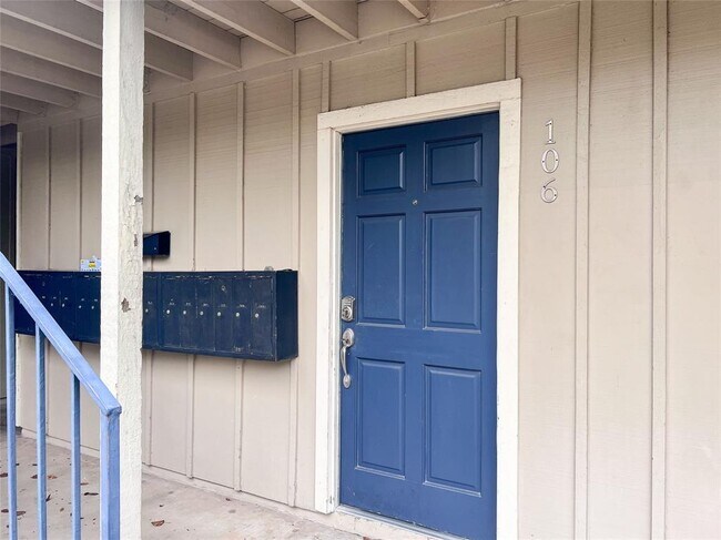 Building Photo - 4209 Burnet Rd