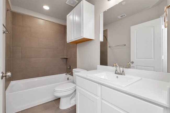 Building Photo - 2834 Scanlan Mdw