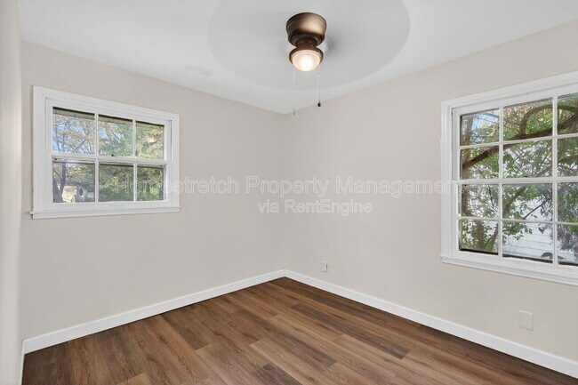 Building Photo - 437 Lanark Rd