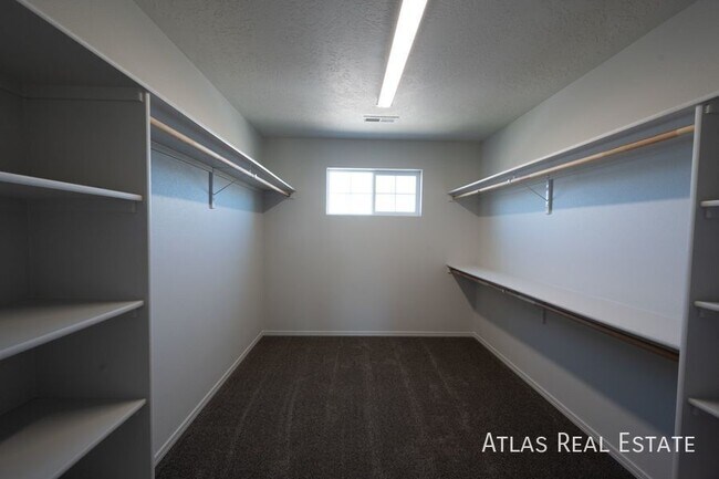 Building Photo - 12665 Lignite Dr