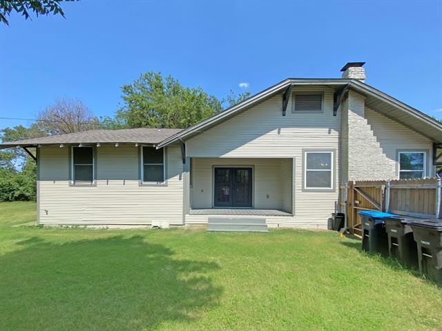 Building Photo - 817 E Mulkey St