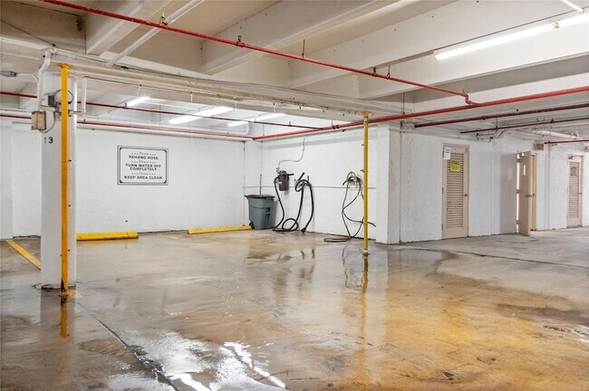 Building Photo - 4900 N Ocean Blvd