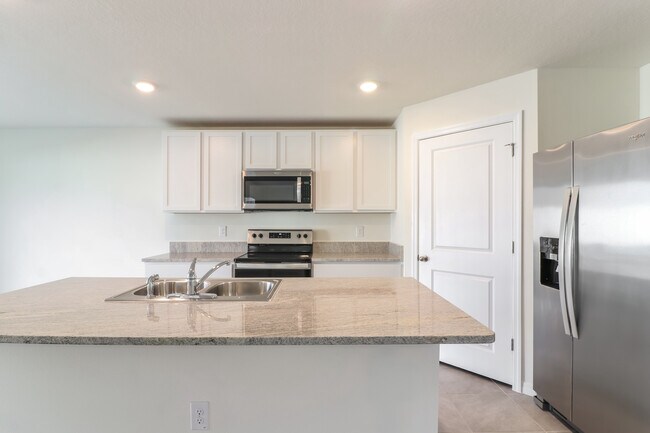 Building Photo - 36483 Spanish Rose Dr, Dade City, FL