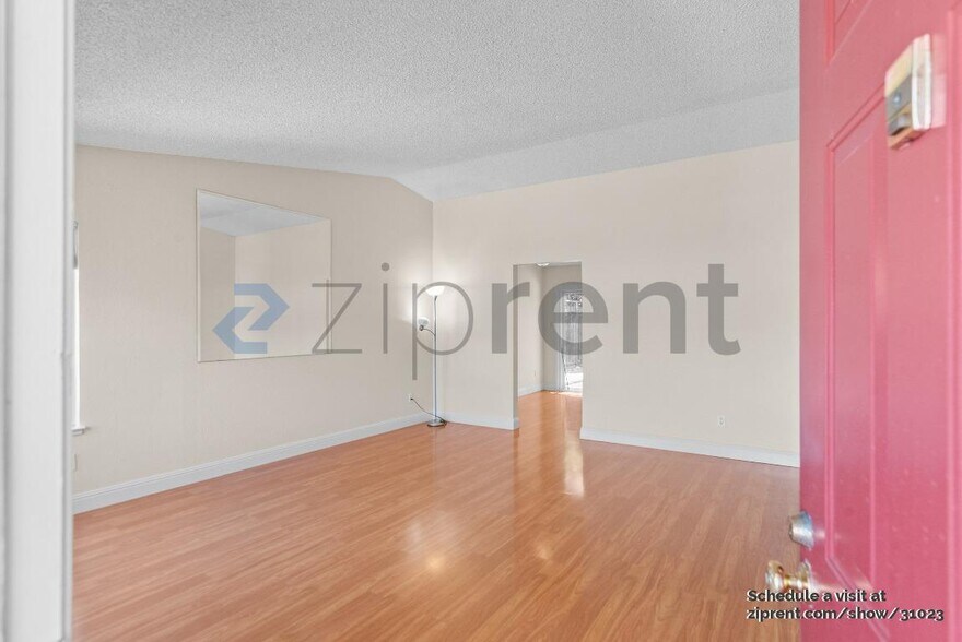 Building Photo - Unit