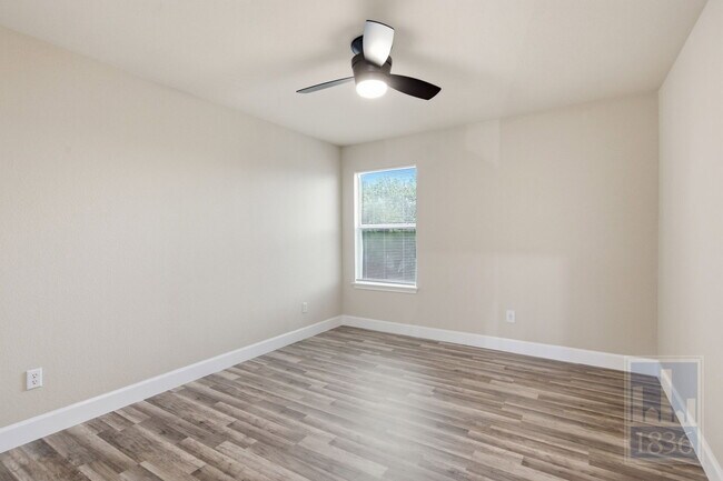 Building Photo - 13016 Wedding Dr