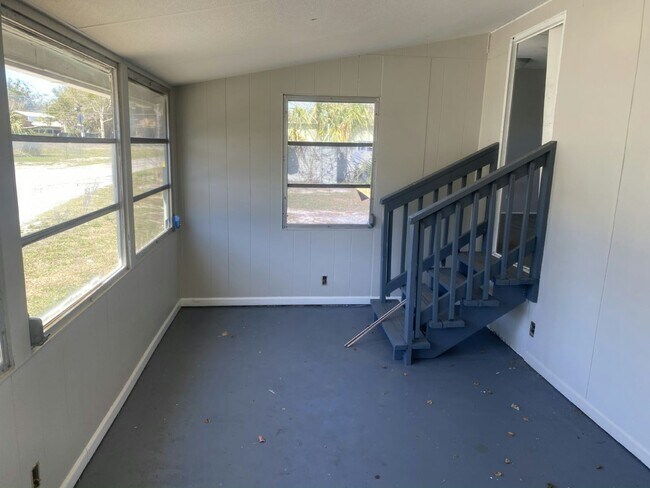 Building Photo - 26 Circle Dr