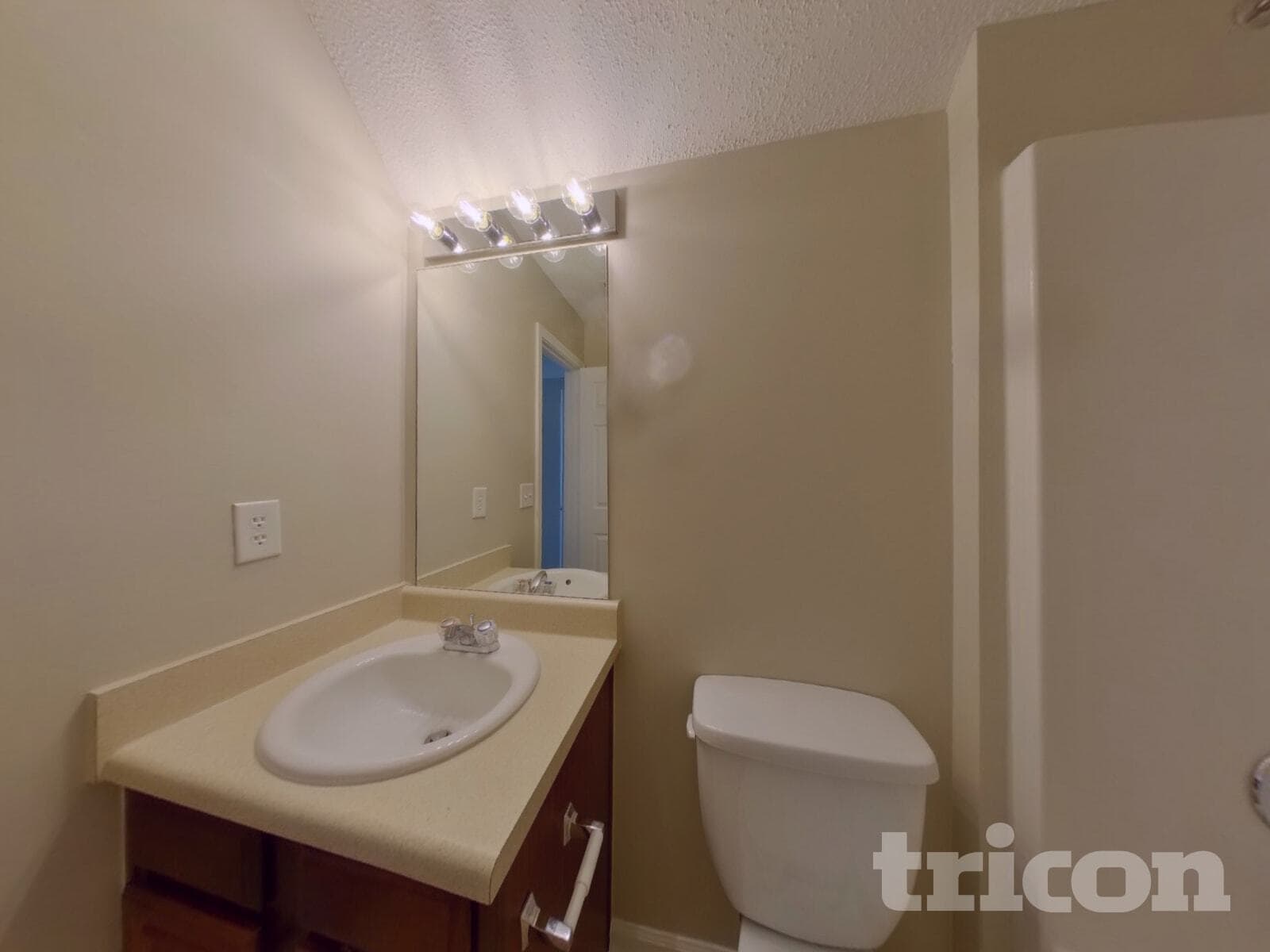 Building Photo - 1418 White Rocks Way NE