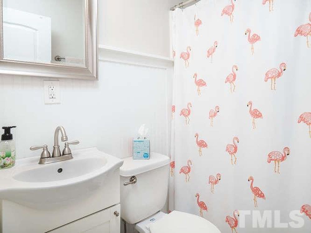 bathroom - 515 Mayfair St