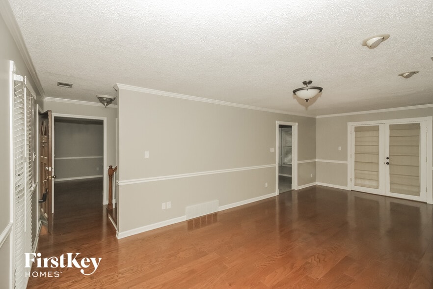 Building Photo - 980 Yorktown Rd