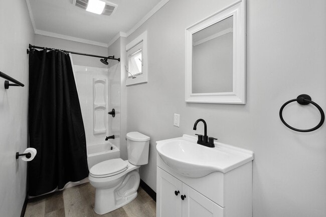 Building Photo - Gorgeous 3 bedroom home in Homestead avail...