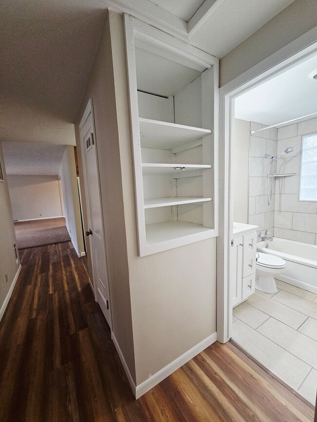 Building Photo - 3 BED | 1 BATH | SINGLE GARAGE | WEST RAPID