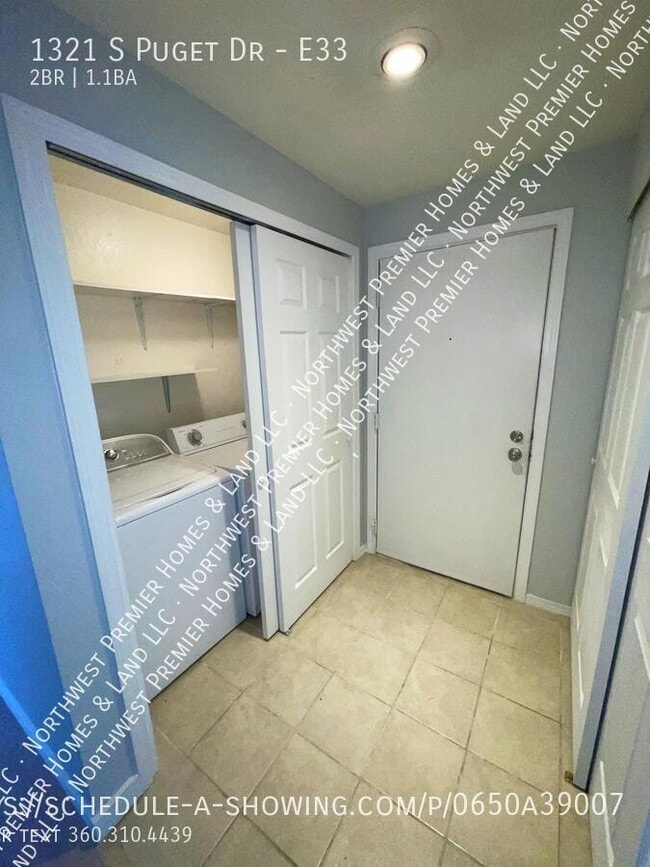 Building Photo - 1321 S Puget Dr