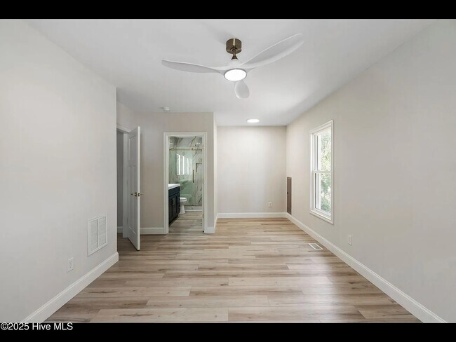 Building Photo - 109 Inlet Ct