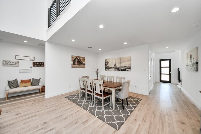 Building Photo - 21130 Almaco Dr