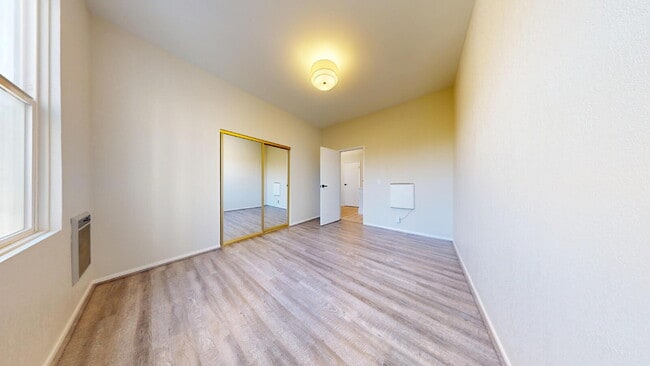 Building Photo - Gorgeous Remodeled 3BD/2BA with Parking & City Views in Nob Hill
