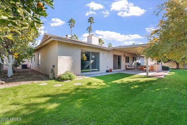 Building Photo - 8635 Via De Ln