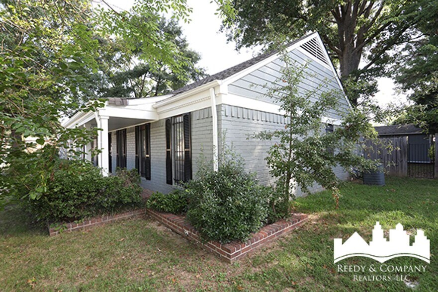 Building Photo - 3054 Pine Allee Cove