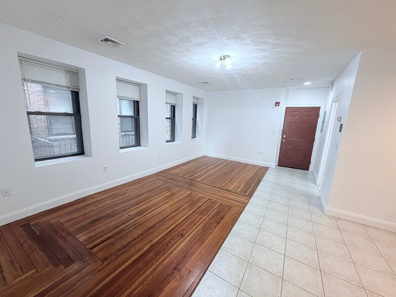 Building Photo - 179 Winnisimmet St