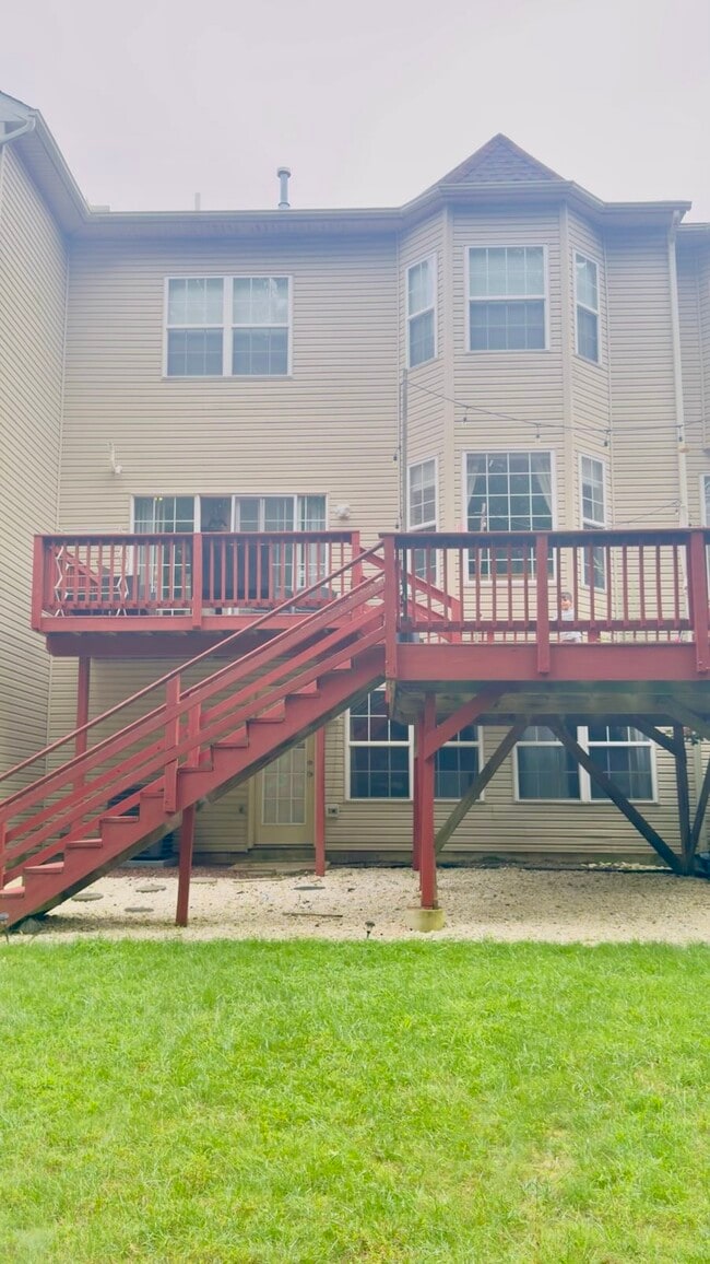Building Photo - 3 Sycamore Ln