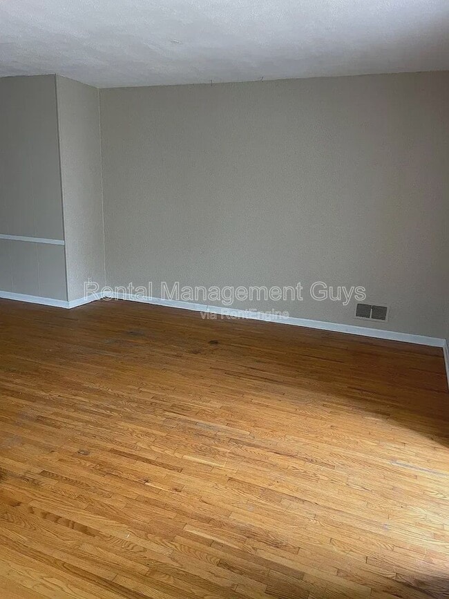 Building Photo - 1219 Oxford St