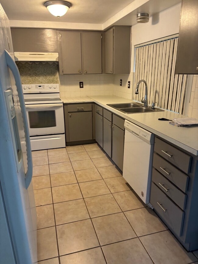 Building Photo - 12411 Partridge Hill Row