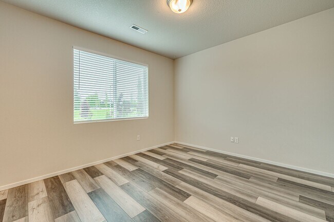 Building Photo - Coming Soon!  Beautiful Three Bedroom in Taverner Ridge!