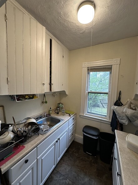 Primary Photo - 33 Stone Ave