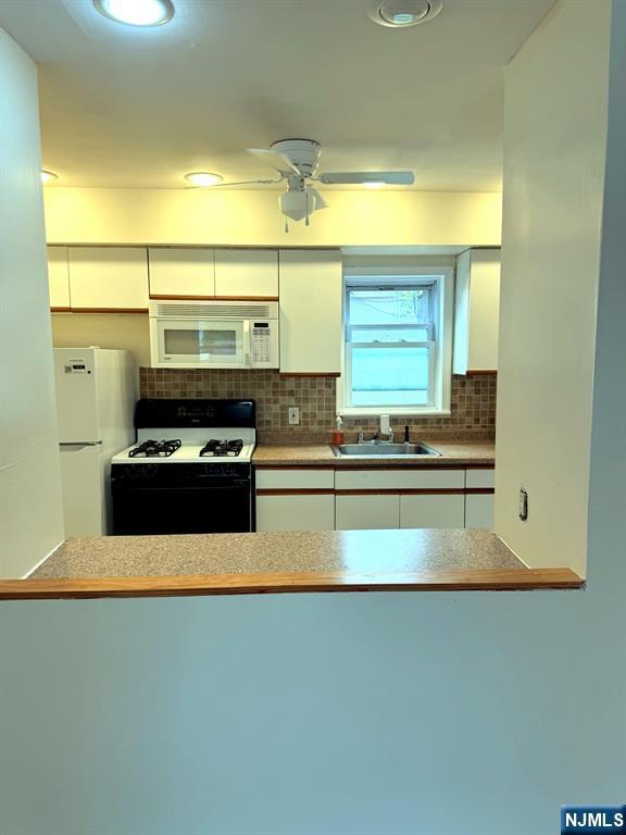 Building Photo - 265 Elm St