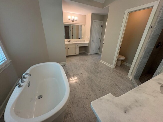 Building Photo - 10575 Aviary Dr