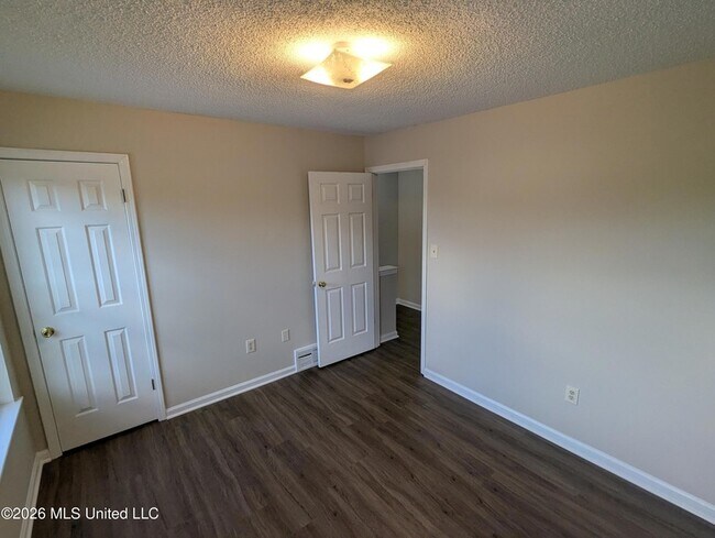 Building Photo - 8061 Martha Ann Ln
