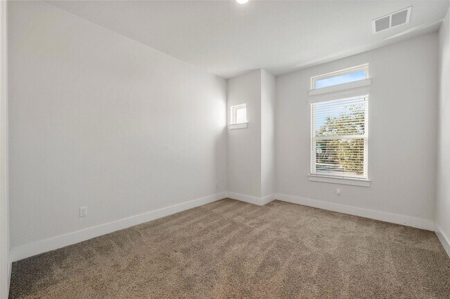 Building Photo - 957 Arrowhead Ranch Blvd