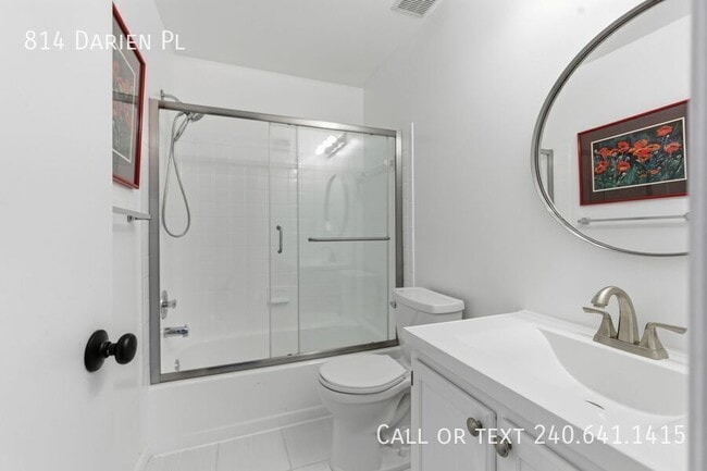 Building Photo - 814 Darien Pl