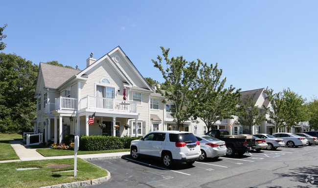 Building Photo - Greenview Commons 55+