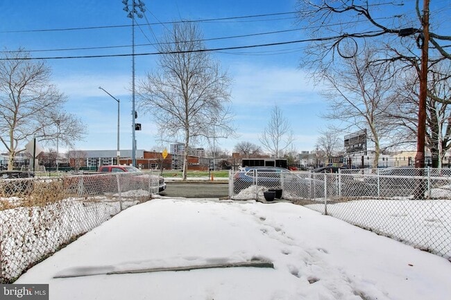 Building Photo - 1766 E Street NE Unit