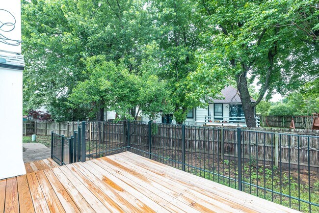Building Photo - Newly Renovated 4 Bed / 3.5 Bath in Tulsa ...