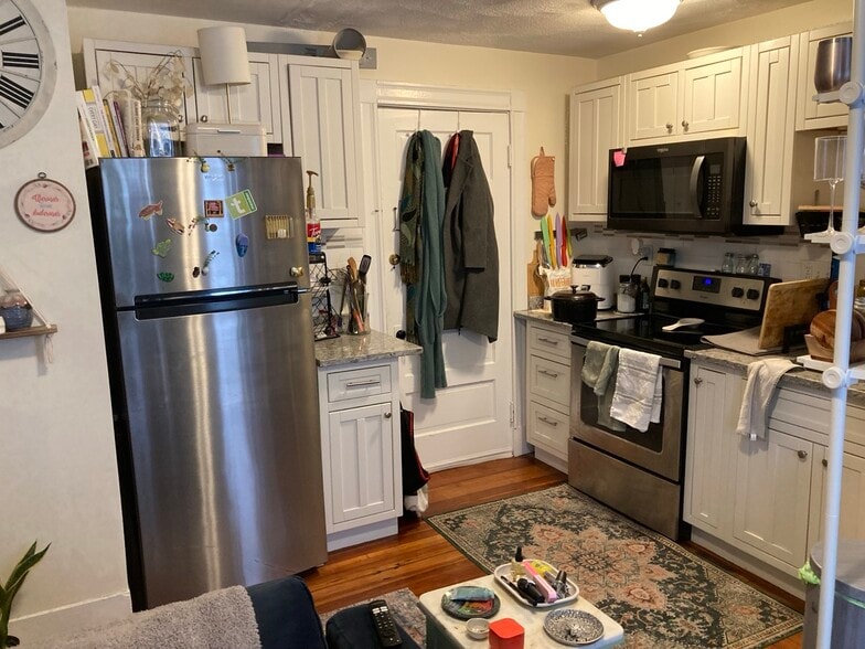 Building Photo - 14 Garrison Ave