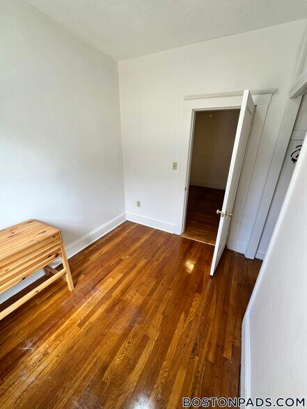 Building Photo - 11 Scottfield Rd