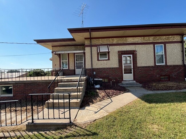 Building Photo - 2206 W Norfolk Ave