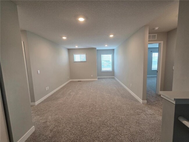 Building Photo - 838 Foxglove Ter