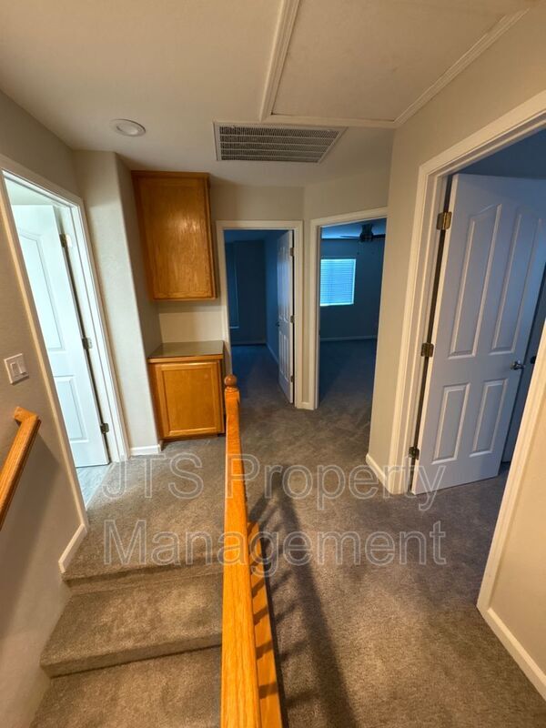 Building Photo - 9542 Windrose Ln