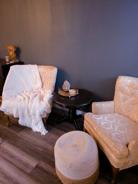 Building Photo - 218 S Jackson St