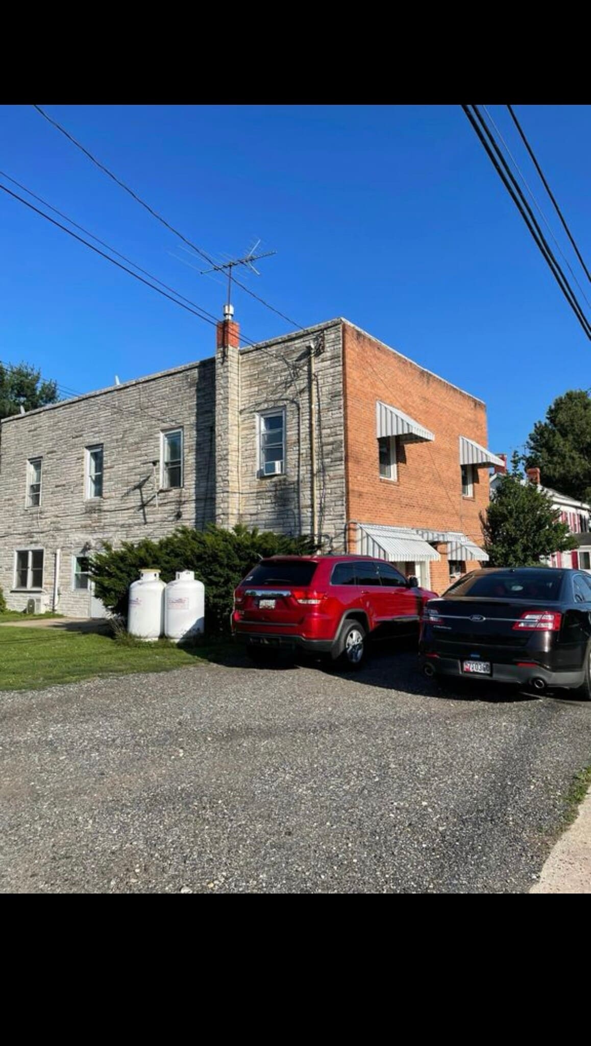 Building Photo - 178 Sassafras St