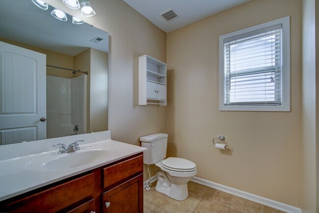 Building Photo - Gorgeous 4/5 BR, 3 BA, 2 Car Garage Home with Fenced Backyard and Large Storage Unit