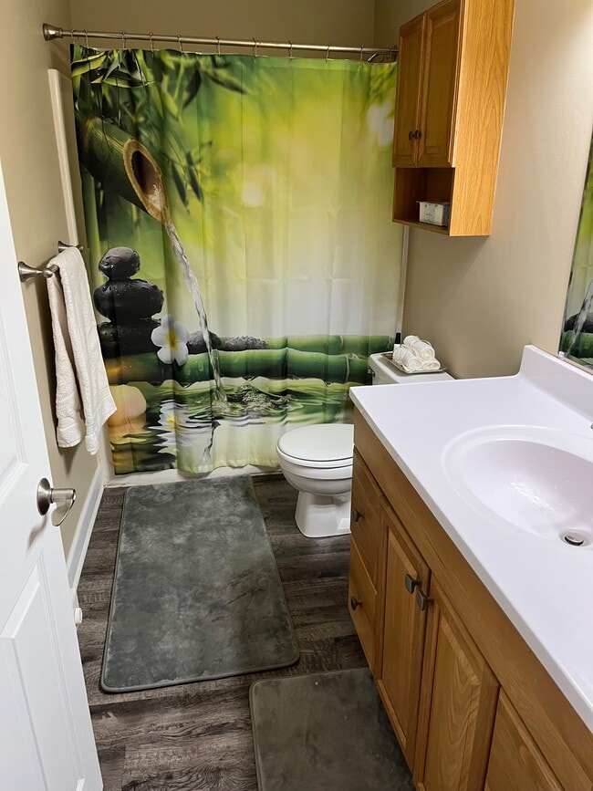 Building Photo - 1035 S Mammoth Rd