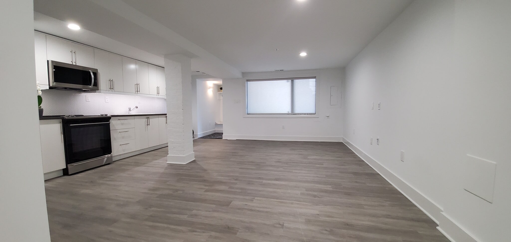 Living/kitchen - 706 Otis Pl NW