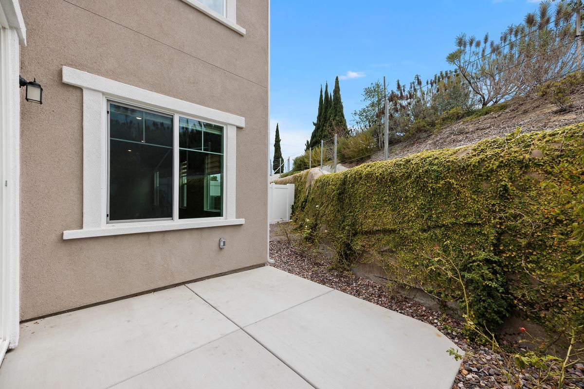 Building Photo - 1523 Wingwood Ln