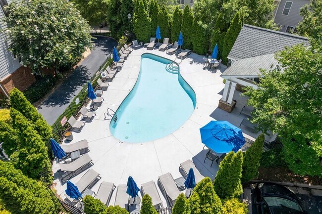 Building Photo - 2345 Limehurst Dr